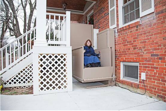 Wheelchair Platform Lift for the Disabled People